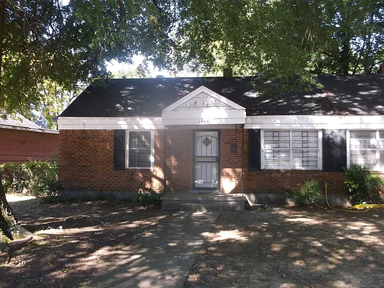 1439 Semmes St — Photo 1
