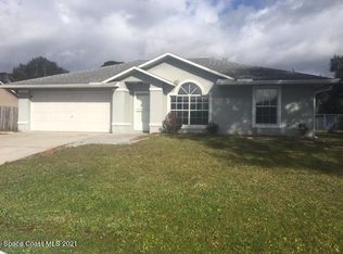 724 Fairhaven St NE, Palm Bay, FL 32907