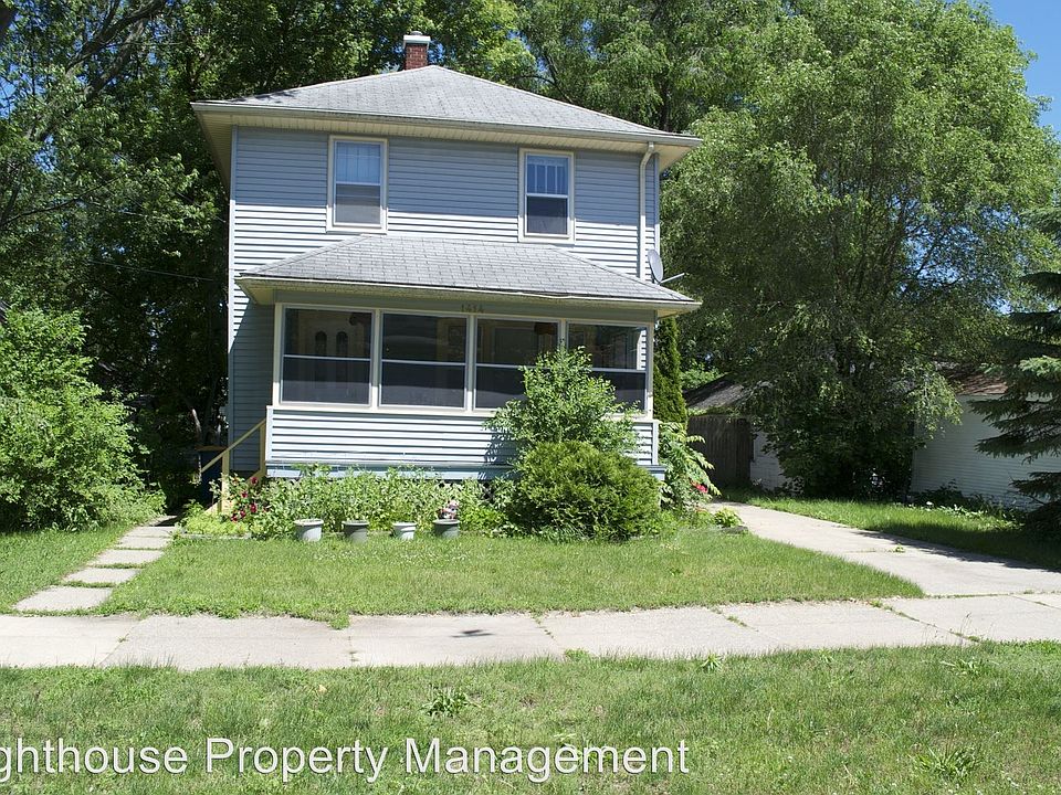 1st image of 1414 Powers Ave NW