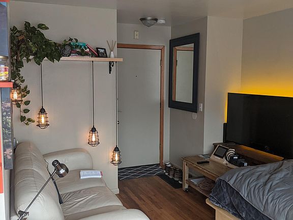 4th image of 3332 Hennepin Ave S #305