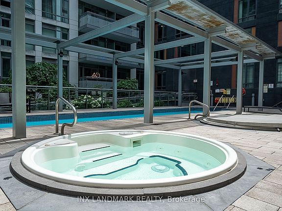 4th image of 525 Adelaide St W #Lph31