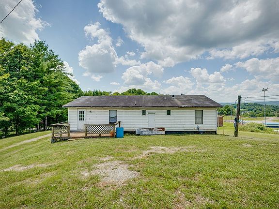 5th image of 212 Circle Dr
