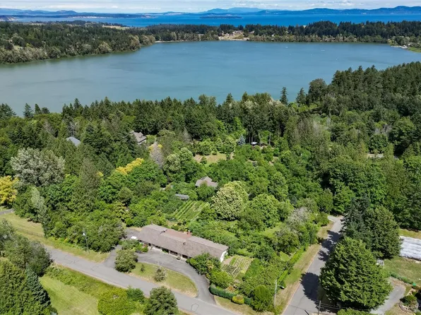 5489 Forest Hill Rd, Saanich, BC V9E 2A8