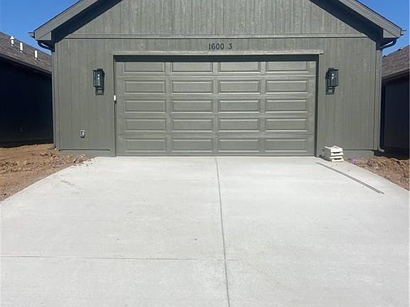 2nd image of 1600 Cottonwood Creek Ave #3