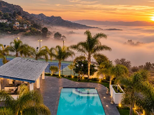 9267 Rocky Mesa Pl, West Hills, CA 91304