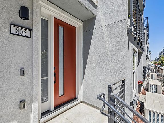 4th image of 806 Redberry Way
