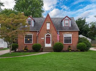 23721 Russell Rd, Bay Village, OH 44140