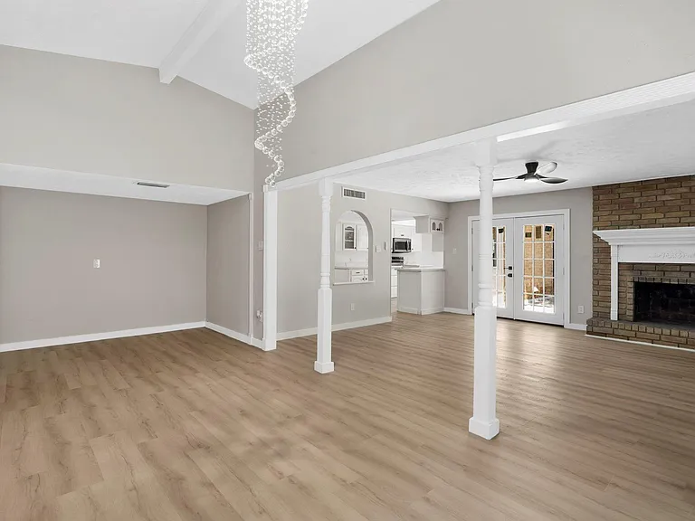3902 Marywood Dr — Photo 4