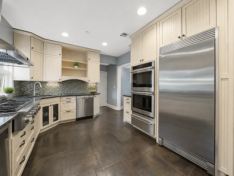 356 Cedar Ave — Photo 6