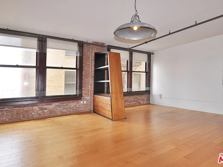 460 S Spring St #908 — Photo 4