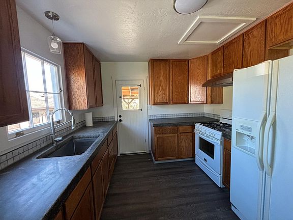 3rd image of 2831 Dyer Ave #A
