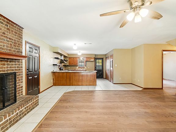 4th image of 1715 Fairfax St