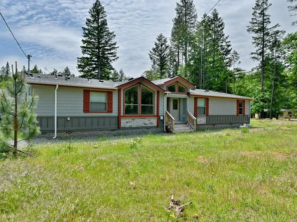 261 White Oak Dr, Cave Junction, OR 97523