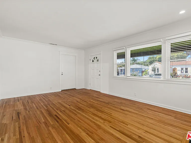 4352 Globe Ave — Photo 7