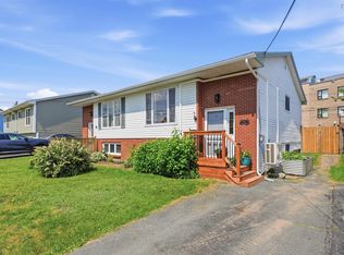 15 Circassion Dr, Halifax, NS B2W 4R2