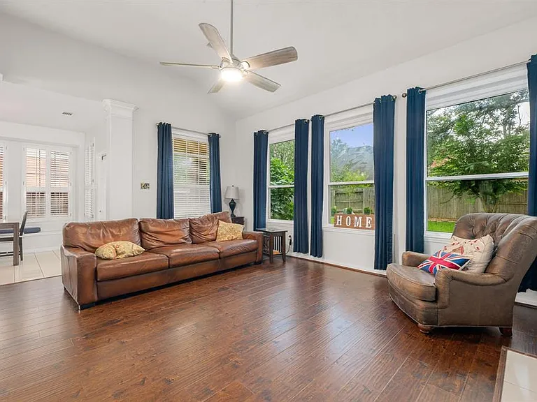 7410 Greatwood Grove Dr — Photo 4