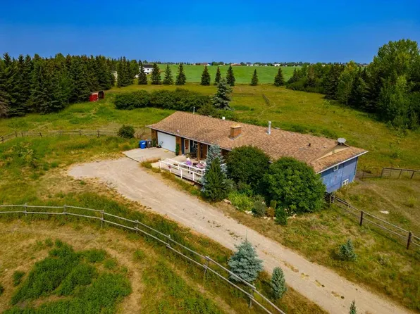250 SW Huggard Rd, Rocky View County, AB T3Z 2C3