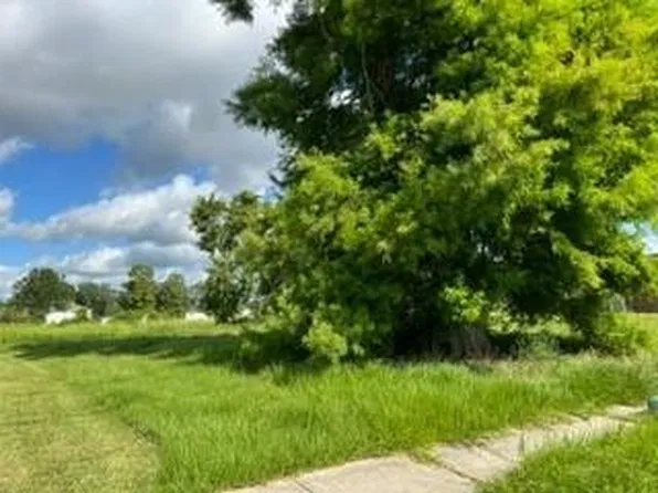 1944 Sugar Mill Dr, Saint Bernard, LA 70085