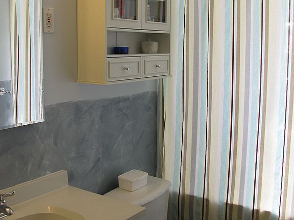 Updated bath with whirlpool tub