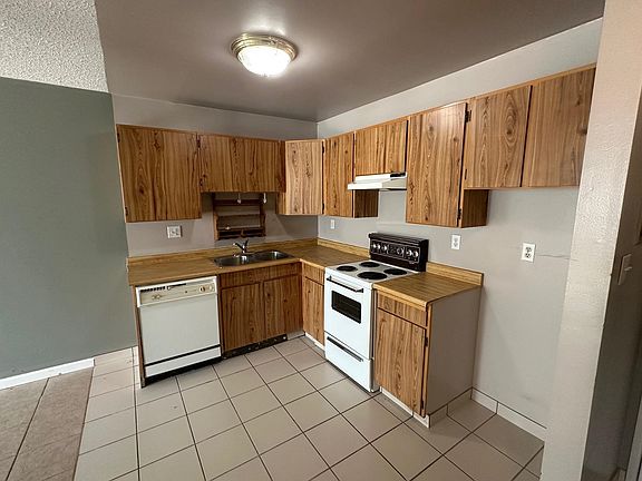 2nd image of 1122 King Albert Ave #104