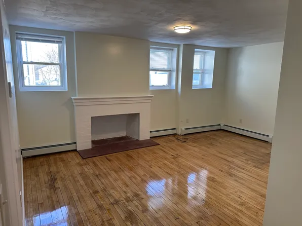 607 Charles St APT 5, Providence, RI 02904
