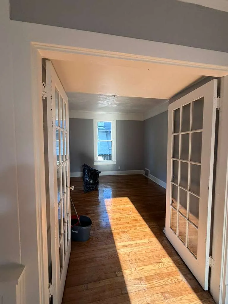 5 bed, 3019 sqft, $3,000 — Photo 2