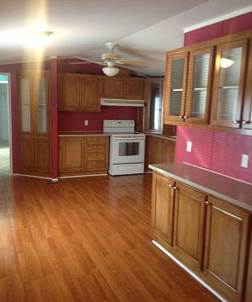 3rd image of 127 Honeysuckle Dr
