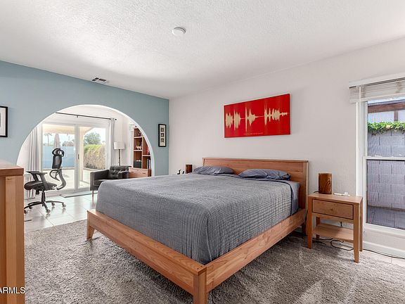 4th image of 3827 E LARKSPUR Drive