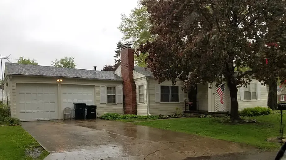 2 bed, 1.5 bath, $1,100 — Photo 1