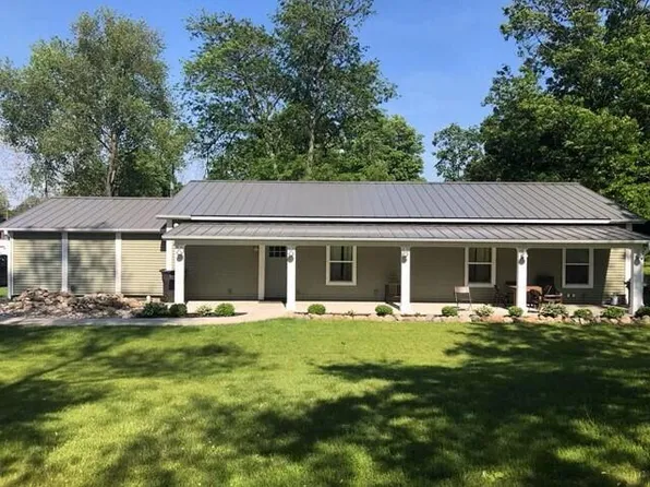 30 E Montgomery St, Hillsdale, MI 49242