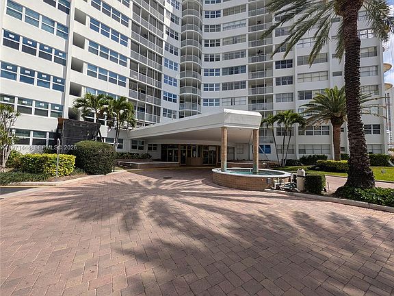 3rd image of 100 Golden Isles Dr #Penthouse 9