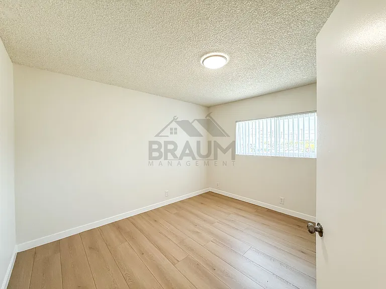 11007 Hartsook St #112 — Photo 22