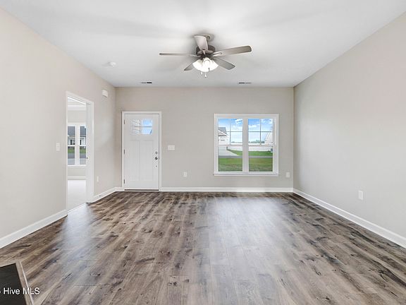 5th image of 209 Dunbar Hill Drive