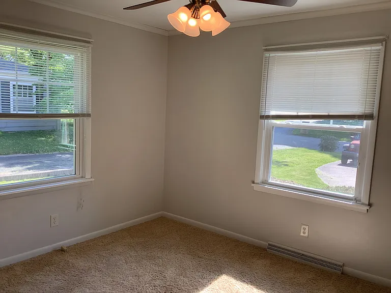 1013 S Briarwood Dr — Photo 13