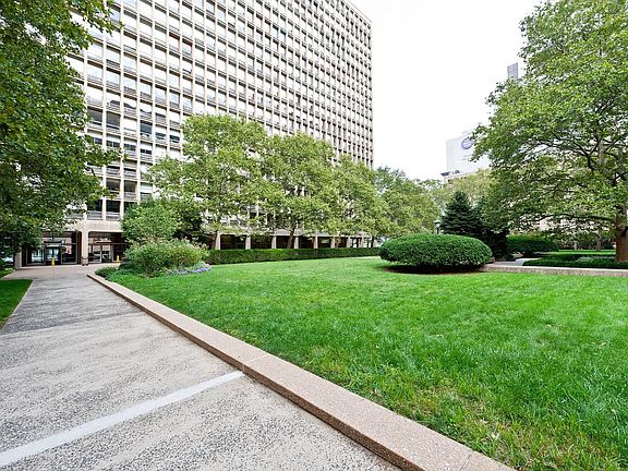 4th image of 300 E 33rd St APT 5J