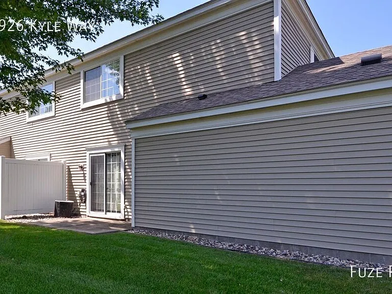 1926 Kyle Way — Photo 15