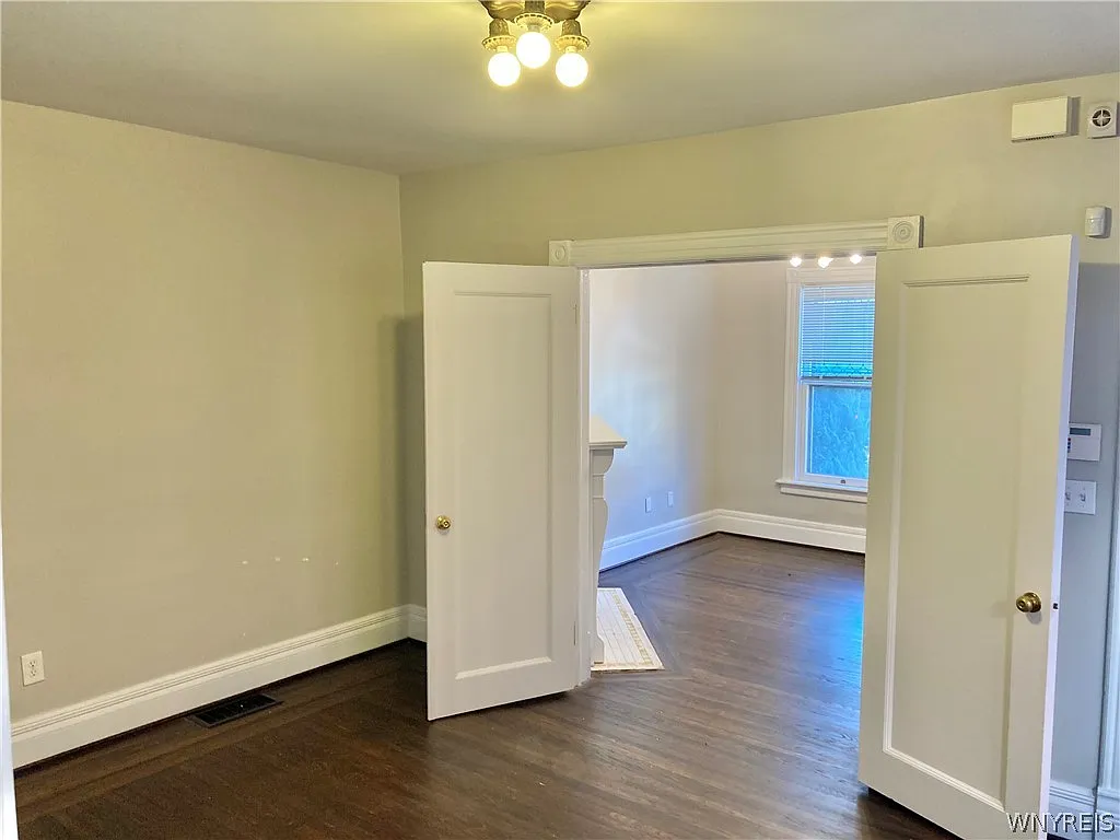3 bed, 1.0 bath, 1672 sqft, $1,850 — Photo 3