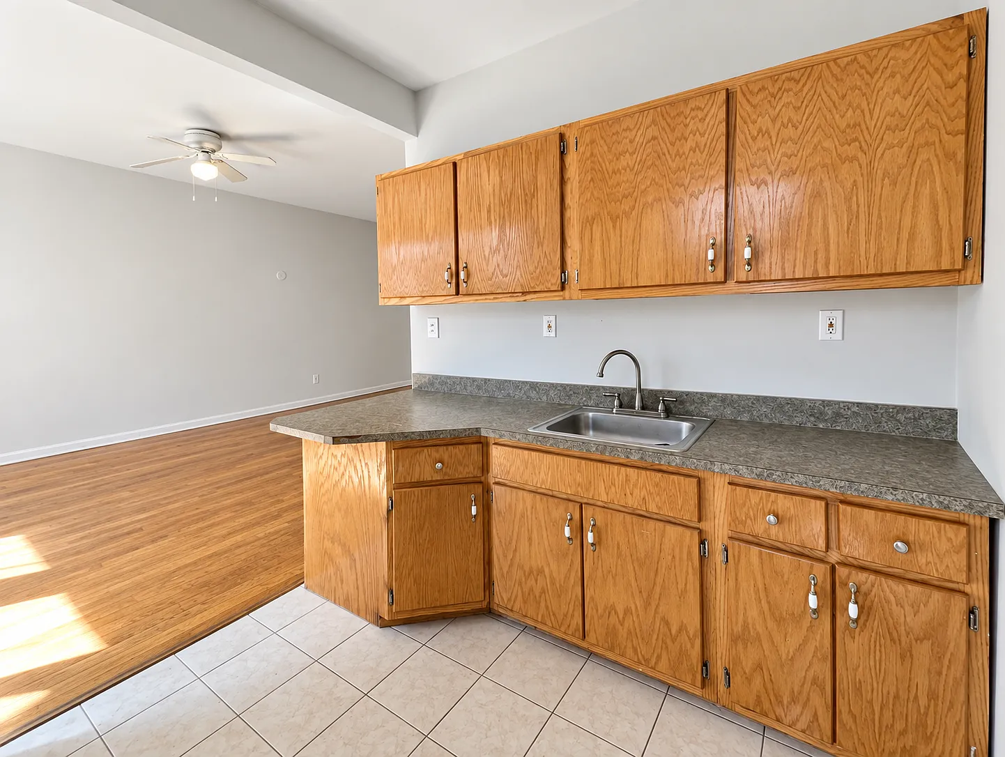 5453-61 S. Everett Ave. — Photo 4