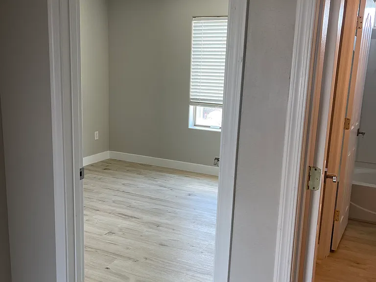 1121 E Jahns Dr — Photo 34