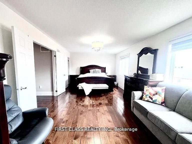 9 Wiley Ave #UPPER FLOOR — Photo 8