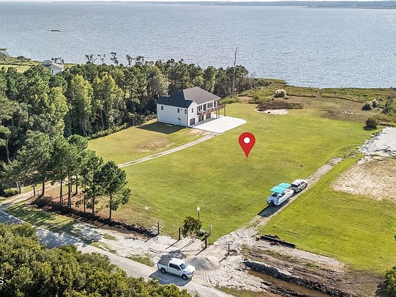 3rd image of 207 Willet Drive