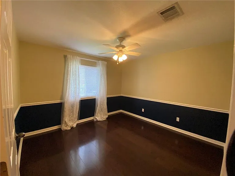 1727 Fallen Leaf Ln — Photo 16
