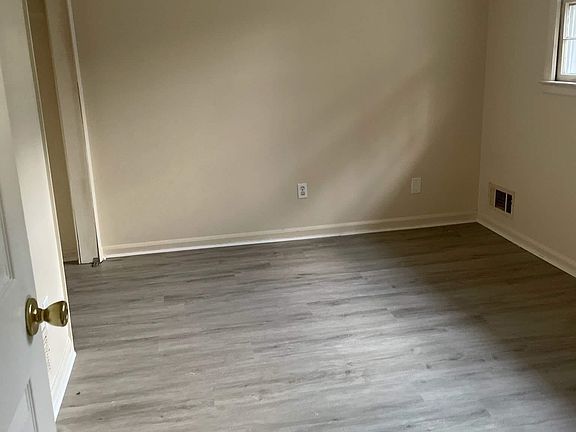 2nd image of 4522 Montclair Dr