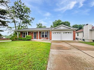 40 Ann Dr, Saint Peters, MO