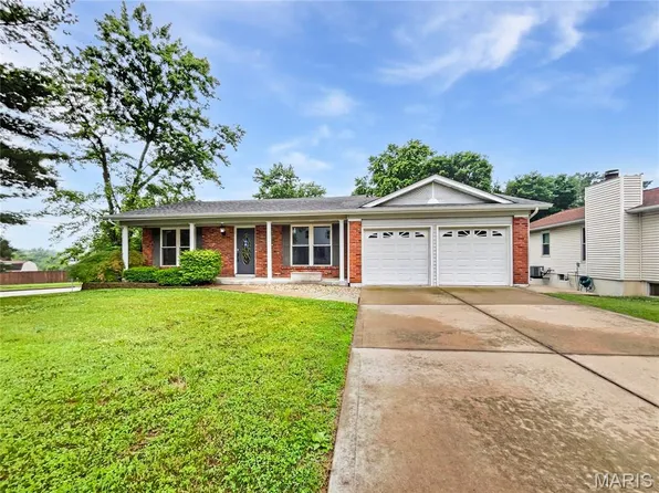 40 Ann Dr, Saint Peters, MO 63376