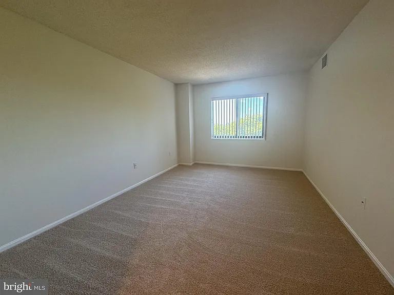 15107 Interlachen Dr #807 — Photo 12