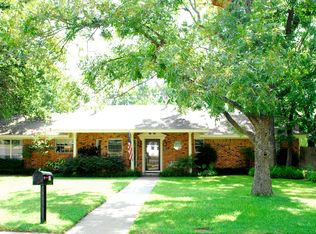910 N Charlotte Ave, Stephenville, TX 76401