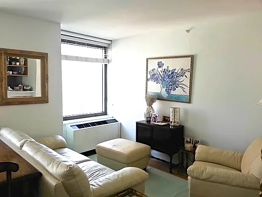Rented by New York Residence | media 7