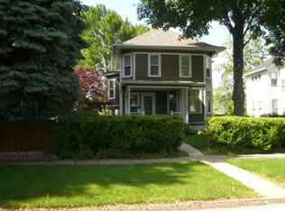 1119 14th Ave, Moline, IL 61265