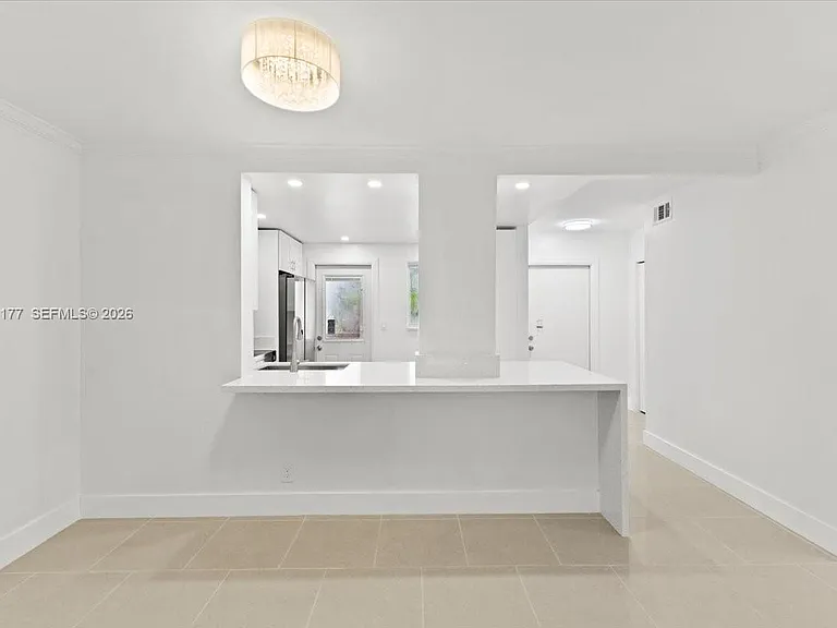 319 NE 14th Ave #201 — Photo 6